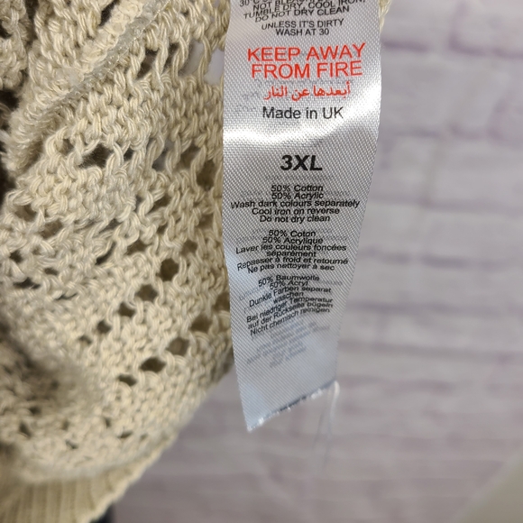 Boohoo Women's V-Neck Sweater in Cream - Picture 5 of 9